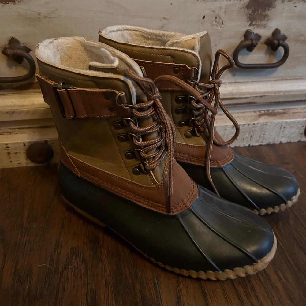 JBU Waterproof Boots - NWOT